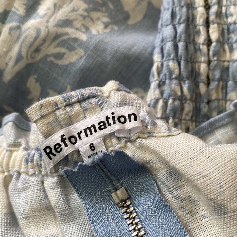 Reformation Blue Floral Smocked Strap Crop Top - 100% linen - Picture 7 of 10